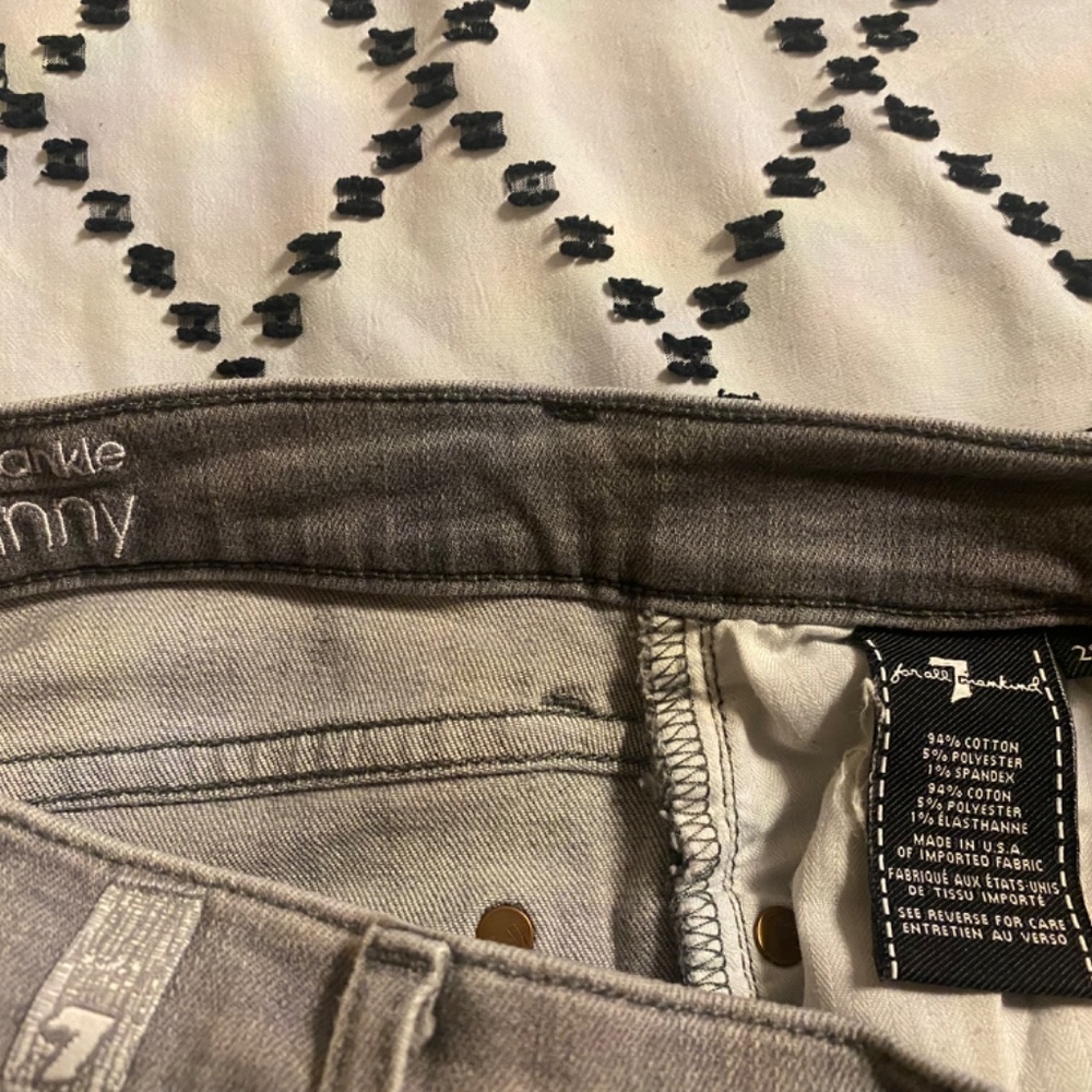 Jeans - Picture 2 of 3